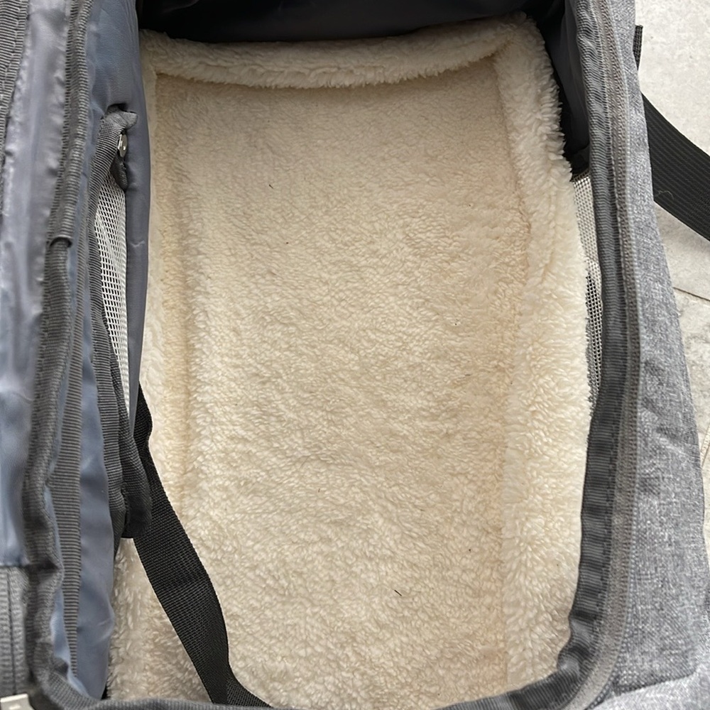 Premium Gray Pet Carrier for Cats - Picture 3 of 10